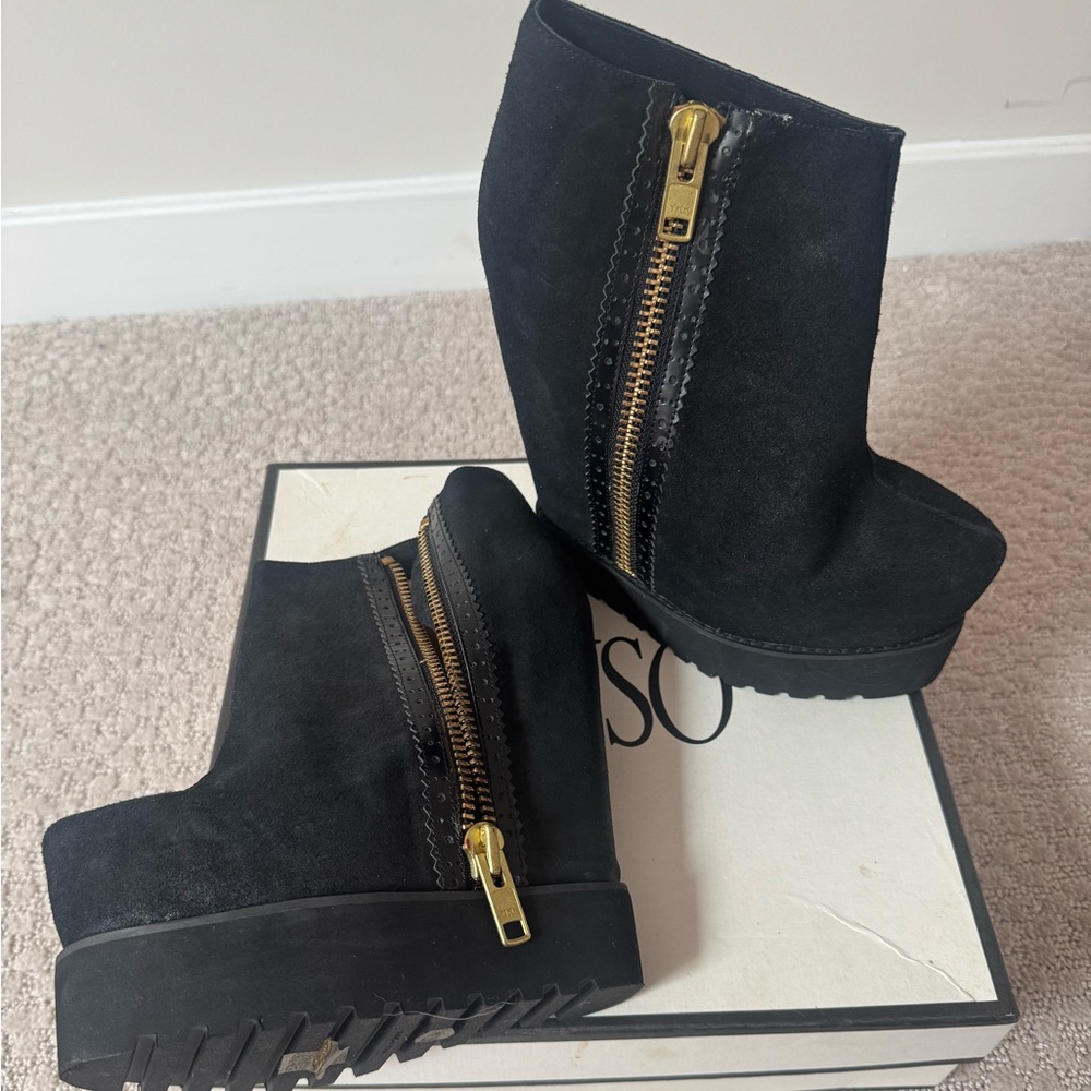 Senso Black Wedges